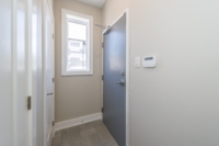 423 Ravenhill Avenue Rentals First Floor (Suite A) Photo: Entry
